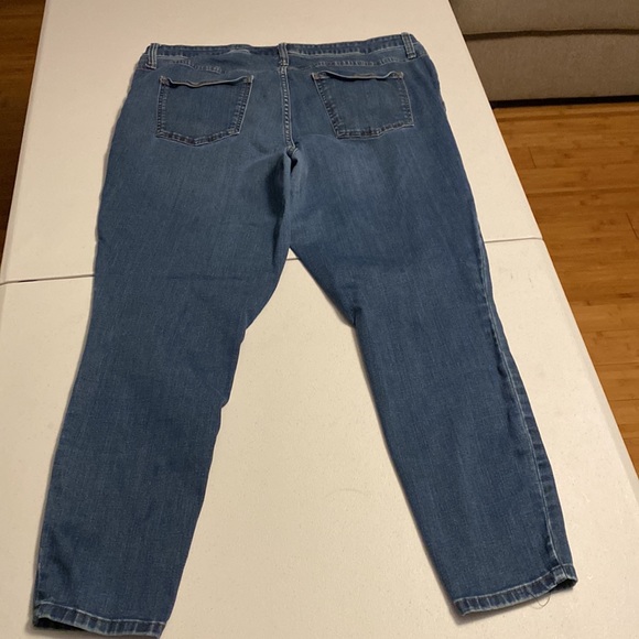 AVA & VIV 20w - Picture 3 of 3